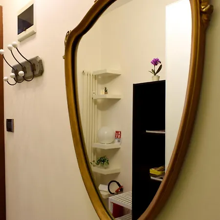 Rosso Apartment *